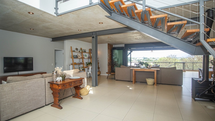 5 Bedroom Property for Sale in The Coves North West